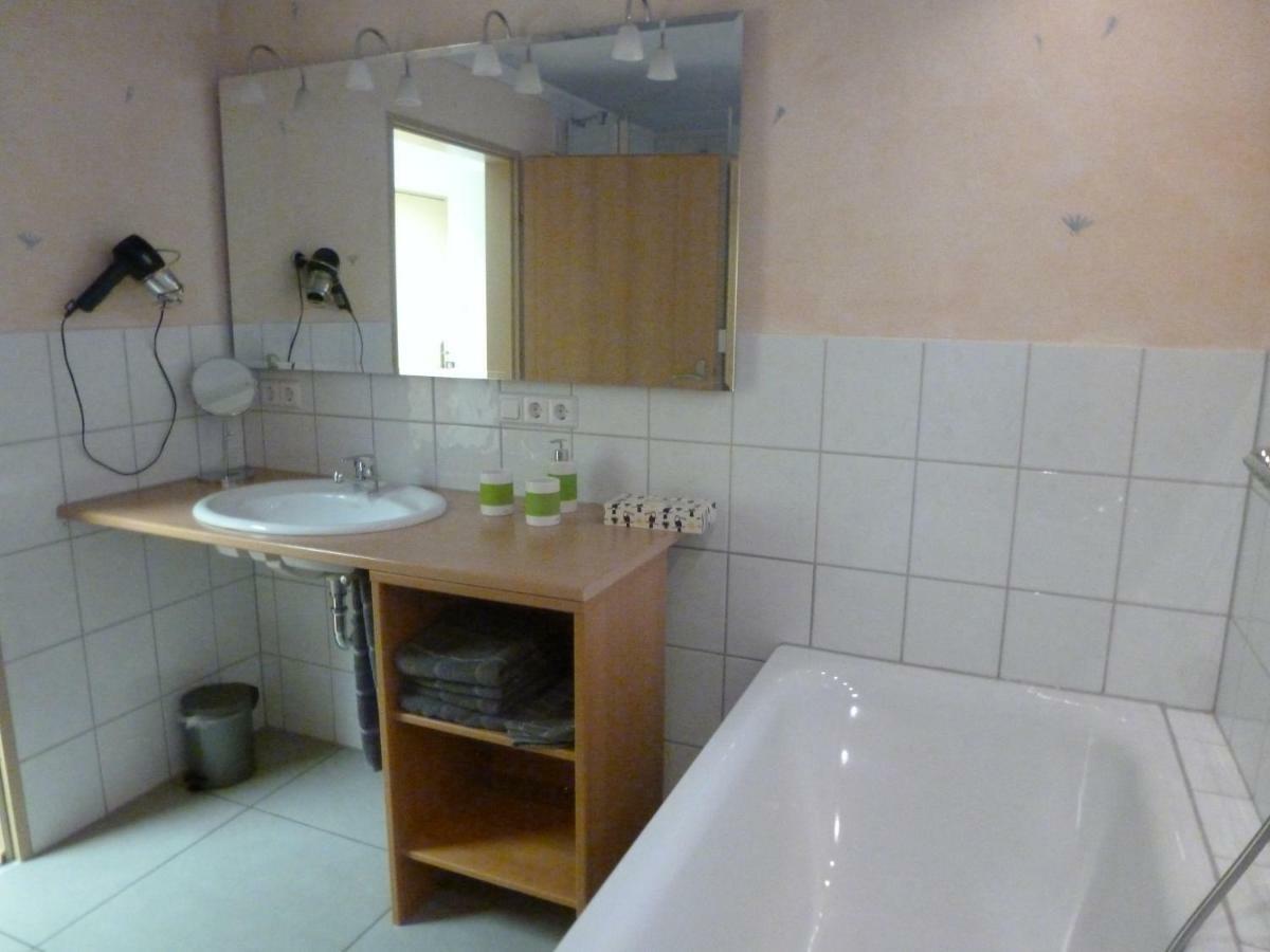 Ferienwohnung Eisele Heike 군즈부르크 외부 사진