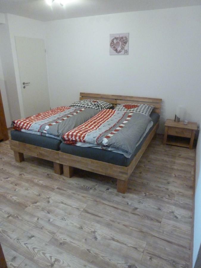 Ferienwohnung Eisele Heike 군즈부르크 외부 사진